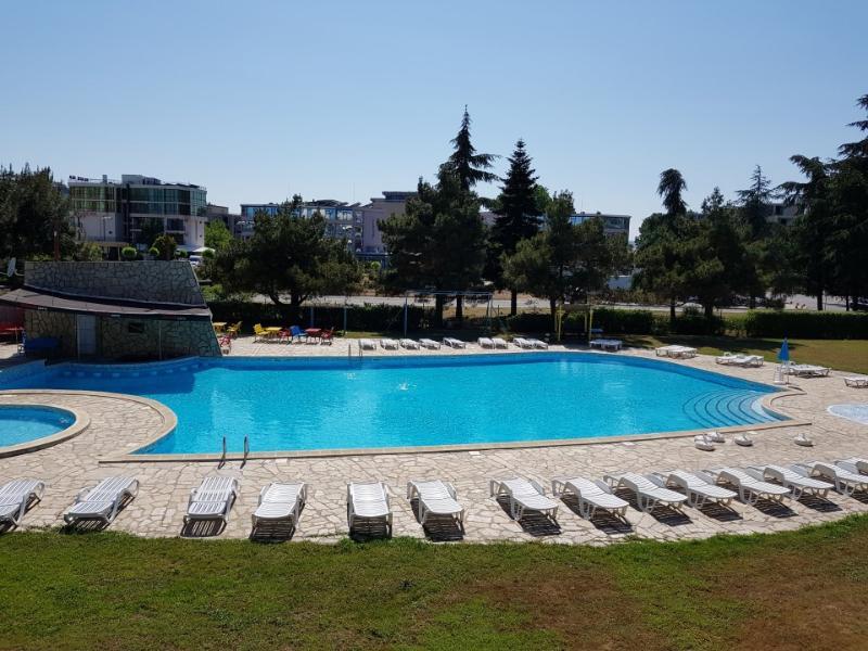 Continental Blu Hotel Pantai Sunny Bagian luar foto