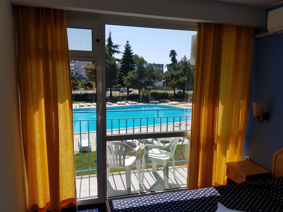 Continental Blu Hotel Pantai Sunny Bagian luar foto