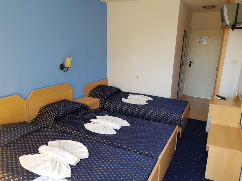 Continental Blu Hotel Pantai Sunny Bagian luar foto