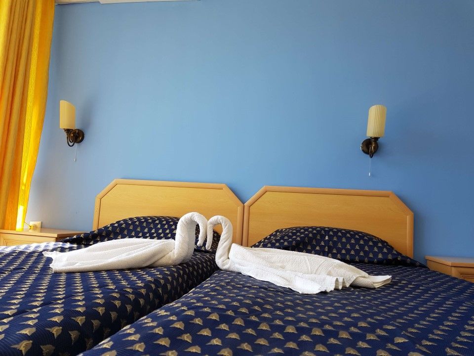 Continental Blu Hotel Pantai Sunny Bagian luar foto