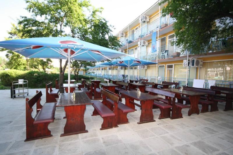Continental Blu Hotel Pantai Sunny Bagian luar foto