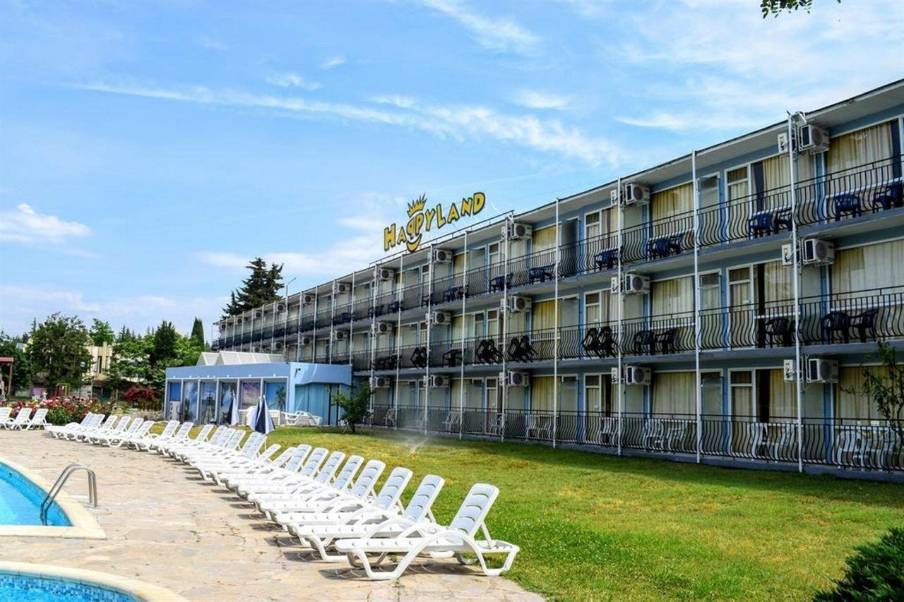 Continental Blu Hotel Pantai Sunny Bagian luar foto