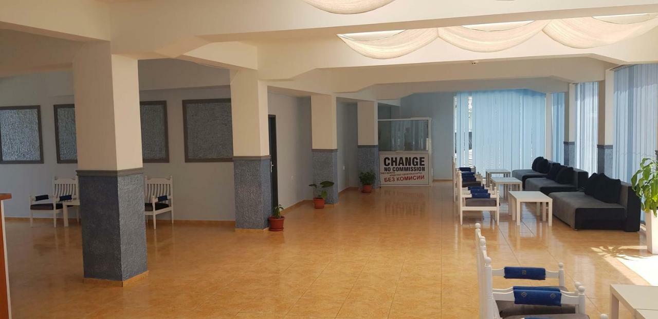 Continental Blu Hotel Pantai Sunny Bagian luar foto
