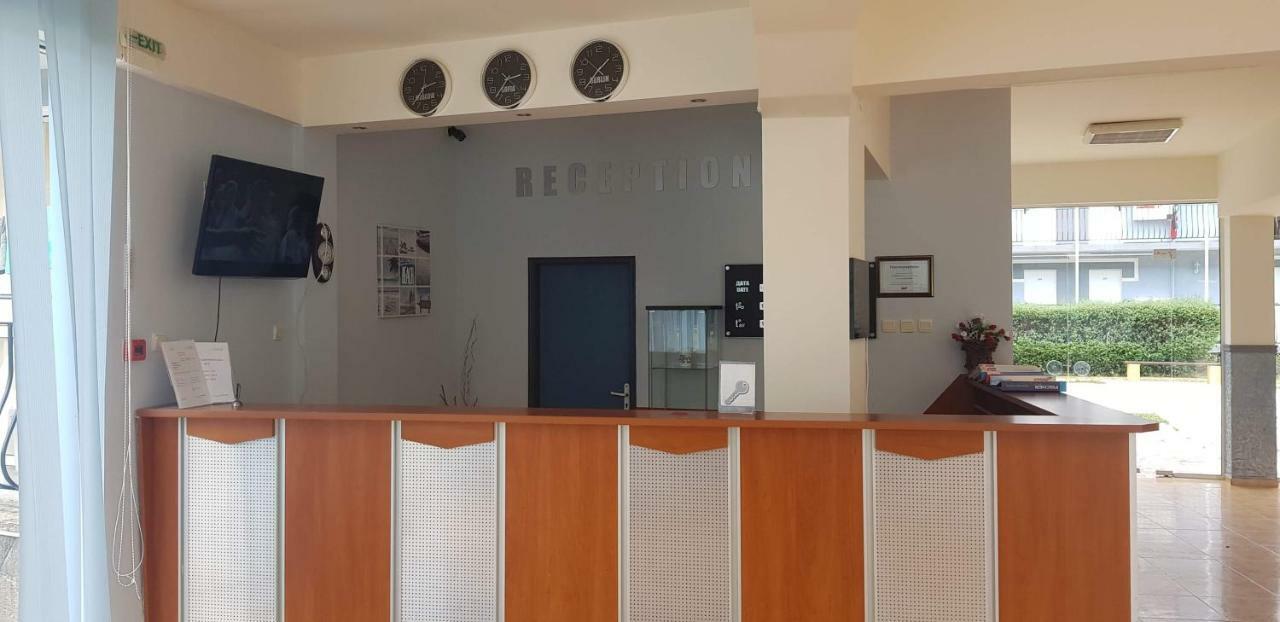 Continental Blu Hotel Pantai Sunny Bagian luar foto